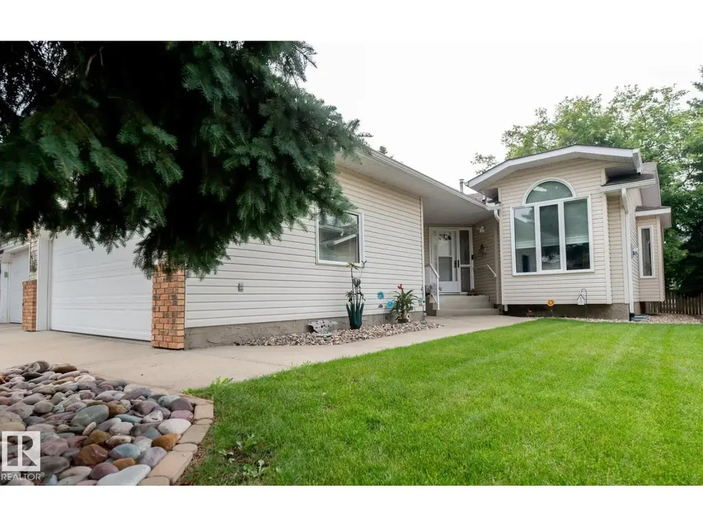 10860 25 Av Nw, Edmonton